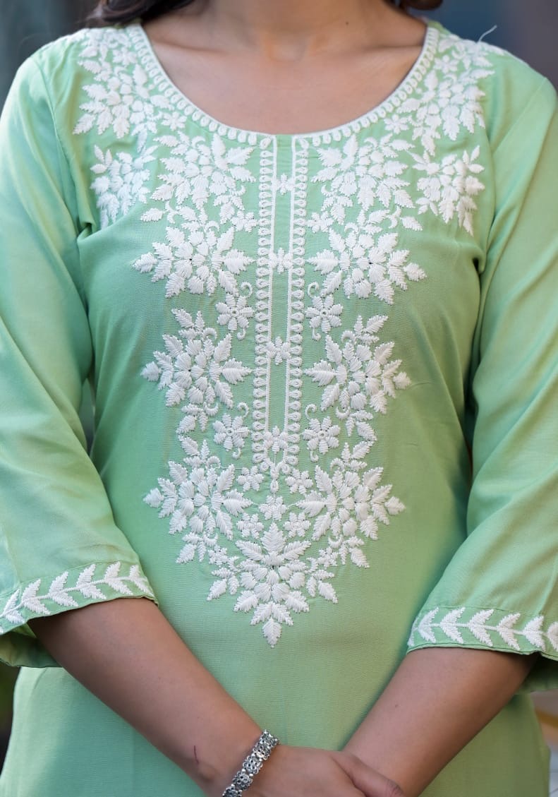 Rayon 𝙁𝙖𝙗𝙧𝙞𝙘 𝙒𝙞𝙩𝙝 𝘽𝙚𝙖𝙪𝙩𝙞𝙛𝙪𝙡 green colour Lucknowi Chikenkari Embroidery Work Kurti Set