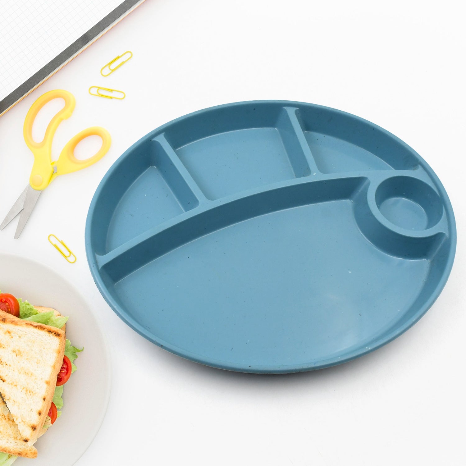 5577 Plastic Food Plates Biodegradable 5 Compartment Plate With Spoon For Food Snacks Nuts Desserts Plates For Kidsreusable Plates For Outdoor Camping Bpa-free(1 Pc)