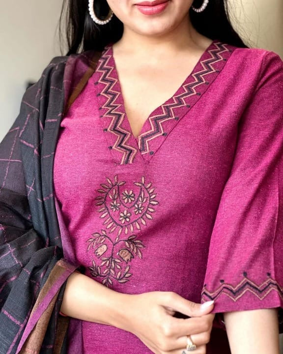 Premium Collection in Linen Duppata & Handloom