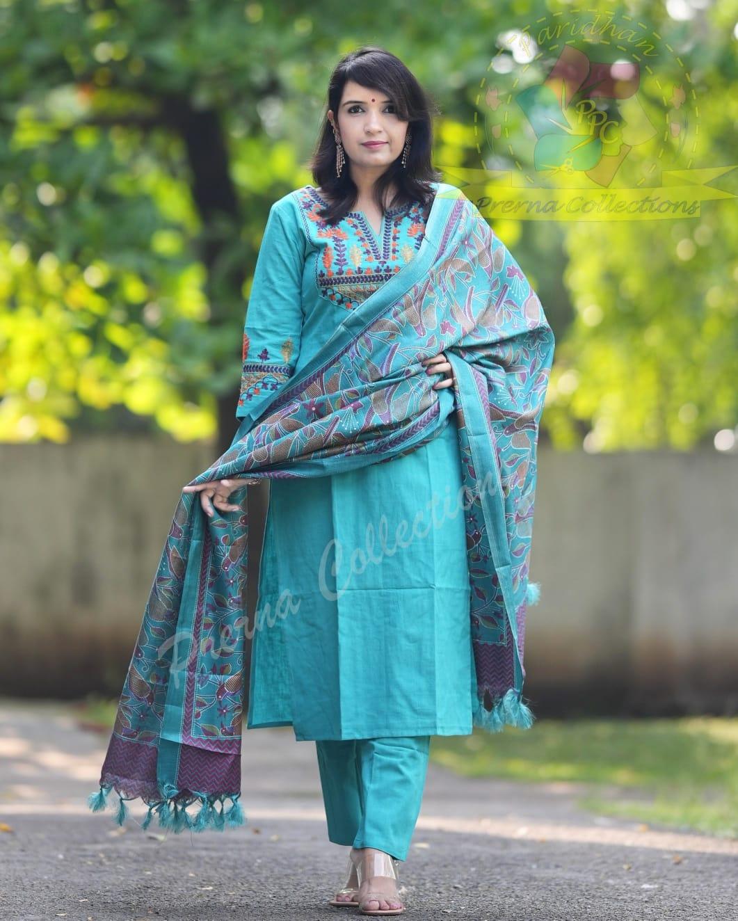 TrendBuy Aari Embroidered Handloom Set with Kantha Print Dupatta