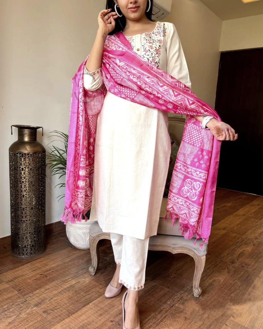 Women Off-White Handloom Cotton Kurta Pant and Dupatta Set - Timeless Ethnic Elegance