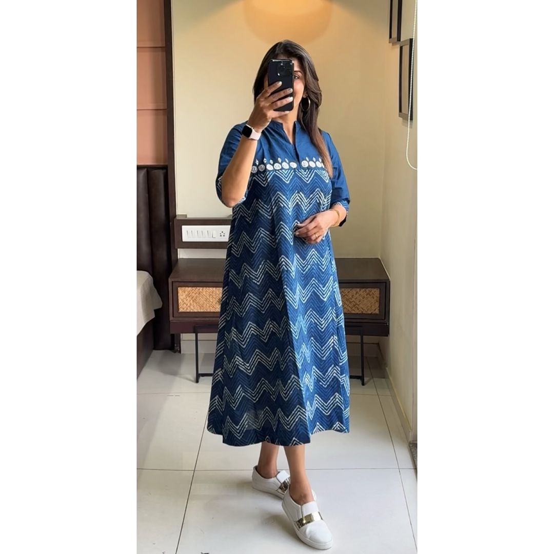 Women Blue Wave Cotton Middi Gown – Stylish Printed Dress for Women