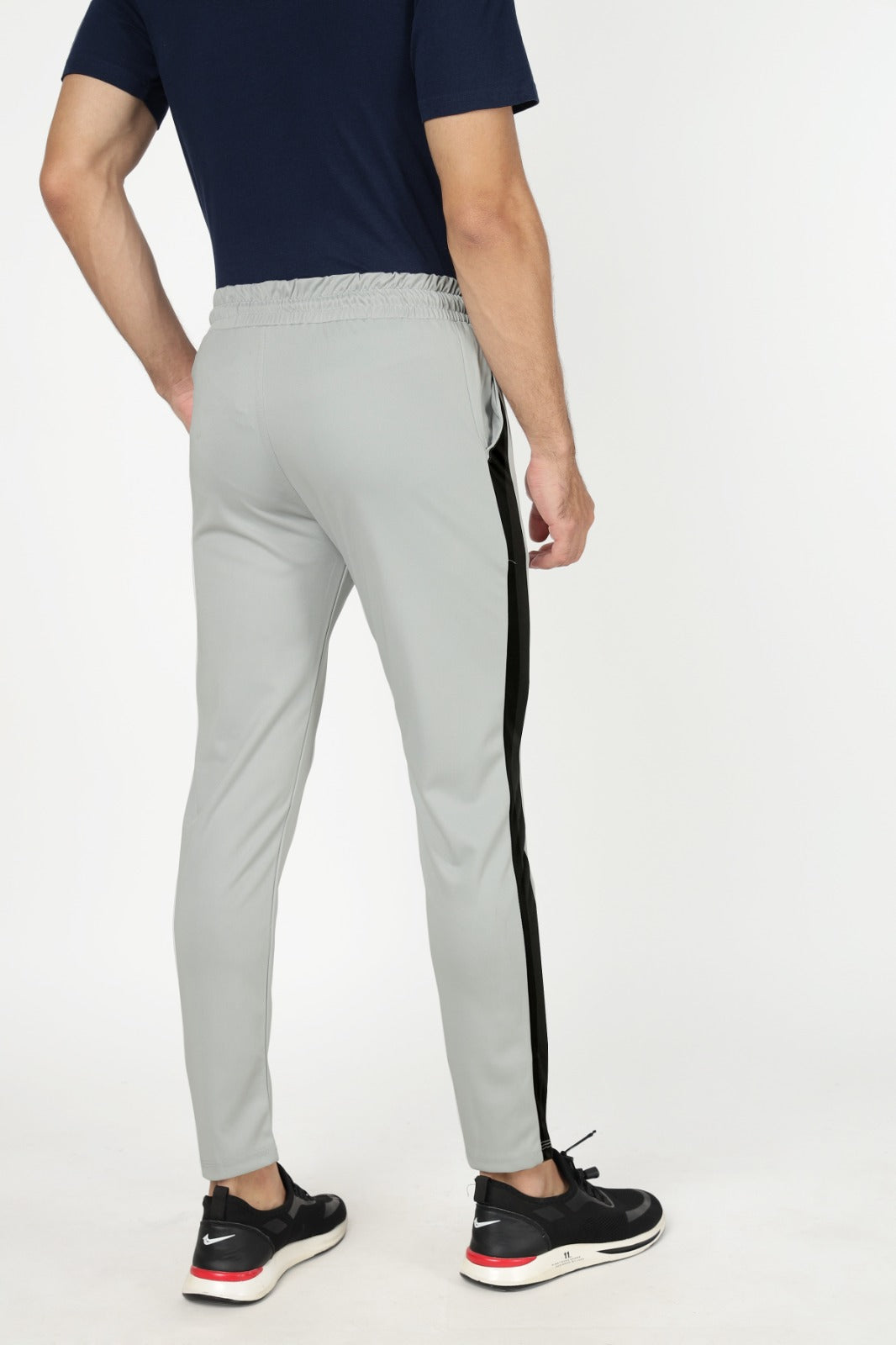 Skinny trousers with side stripe