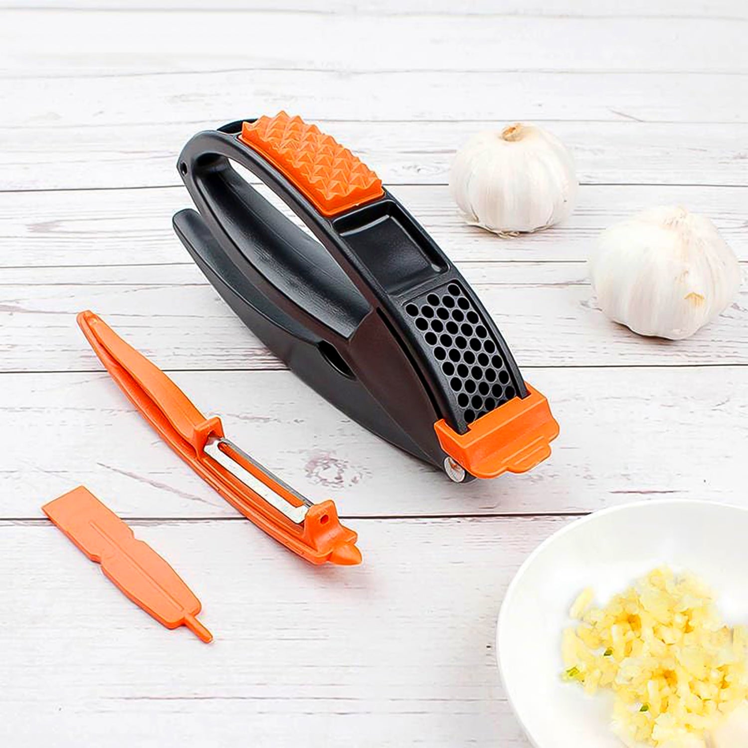 Multifunctional Garlic Press Garlic Mincing Crushing Tool (1 Pc)