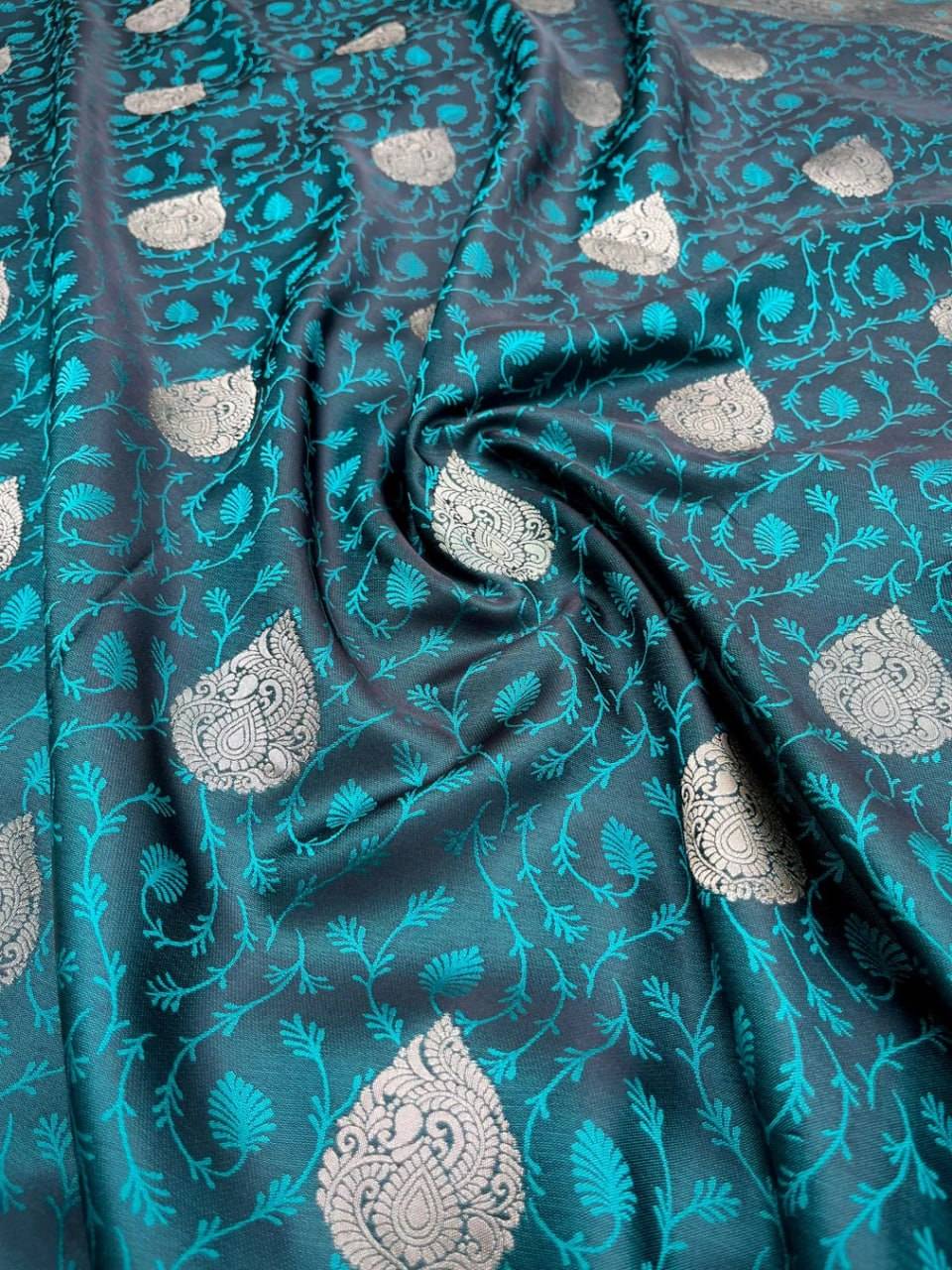 Banarasi Pattern Soft Silk Saree