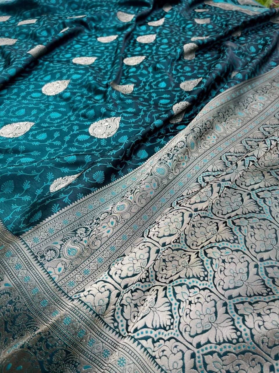 Banarasi Pattern Soft Silk Saree