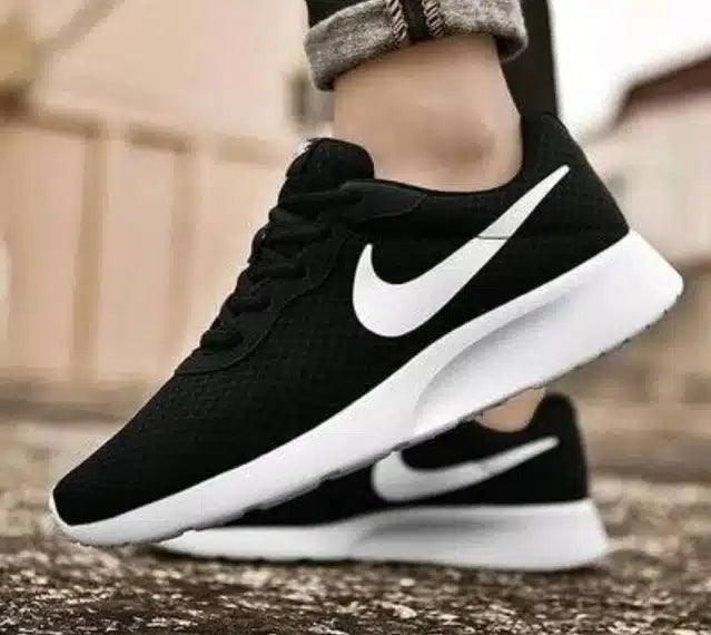 Nike Sports Shoes for Men (Black, 6)