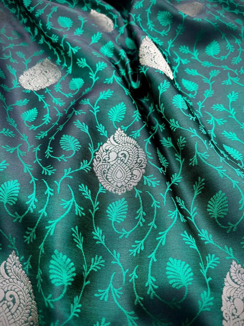 Banarasi Pattern Soft Silk Saree