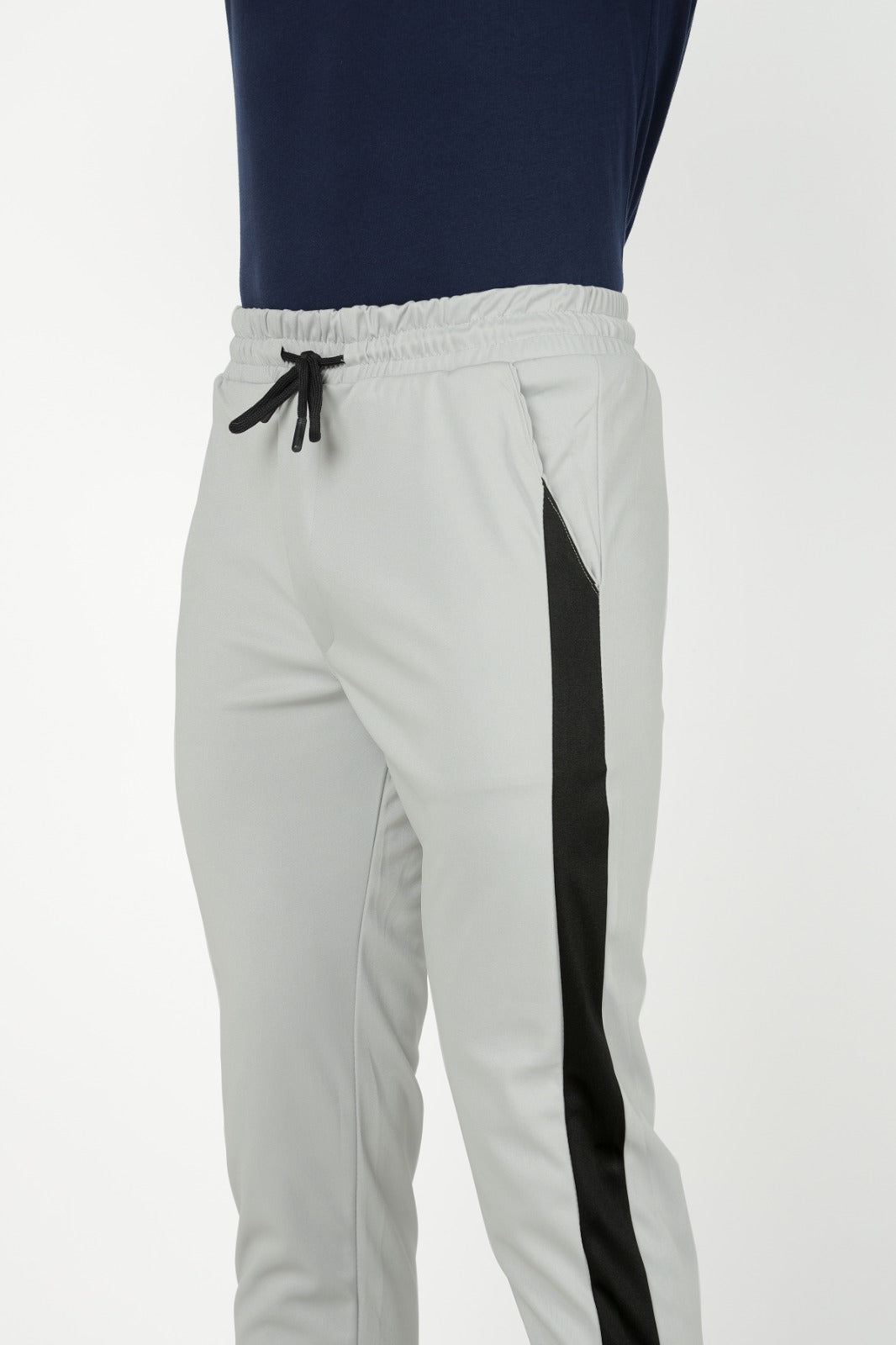 Skinny trousers with side stripe