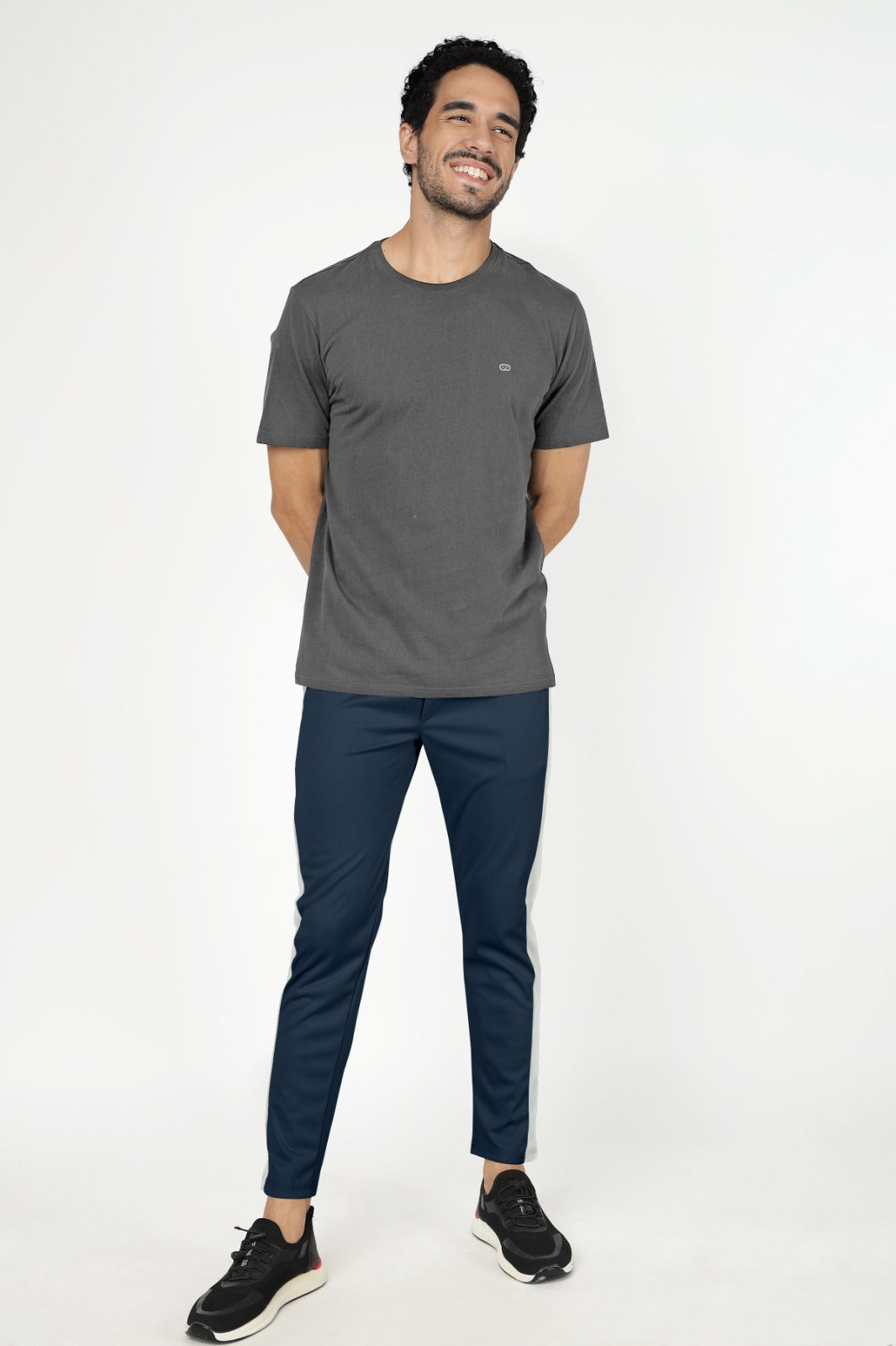 Skinny trousers with side stripe