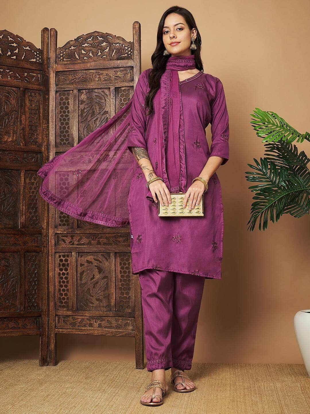 Women Embroidered Straight Kurta Set with Dupatta 6890d6-14 