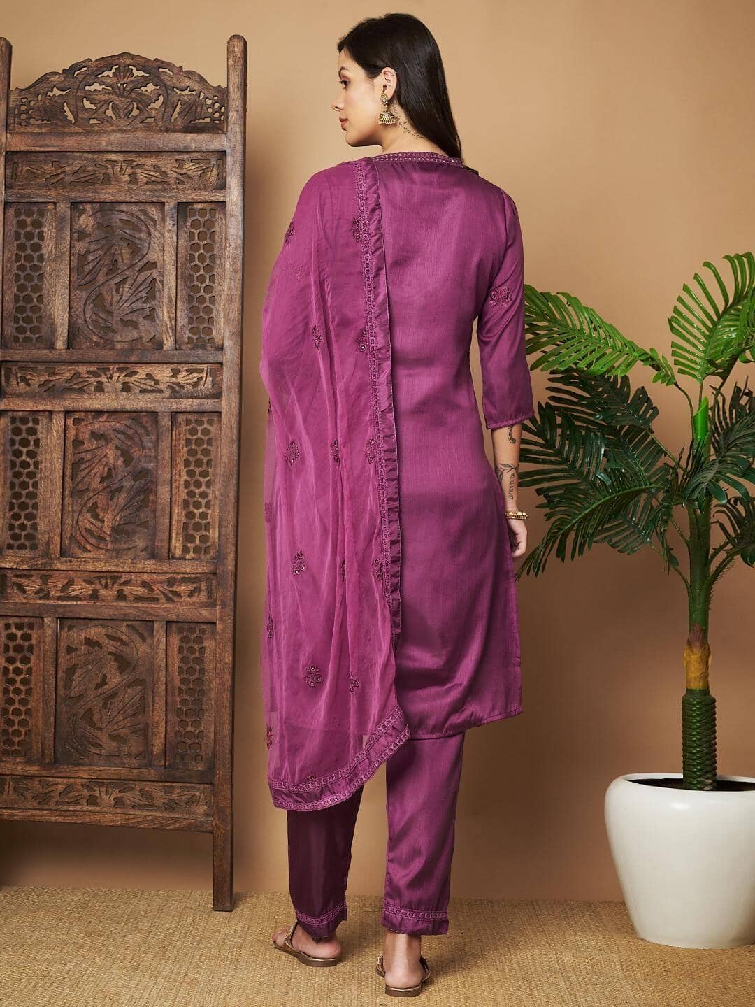 Women Embroidered Straight Kurta Set with Dupatta 6890d6-14 