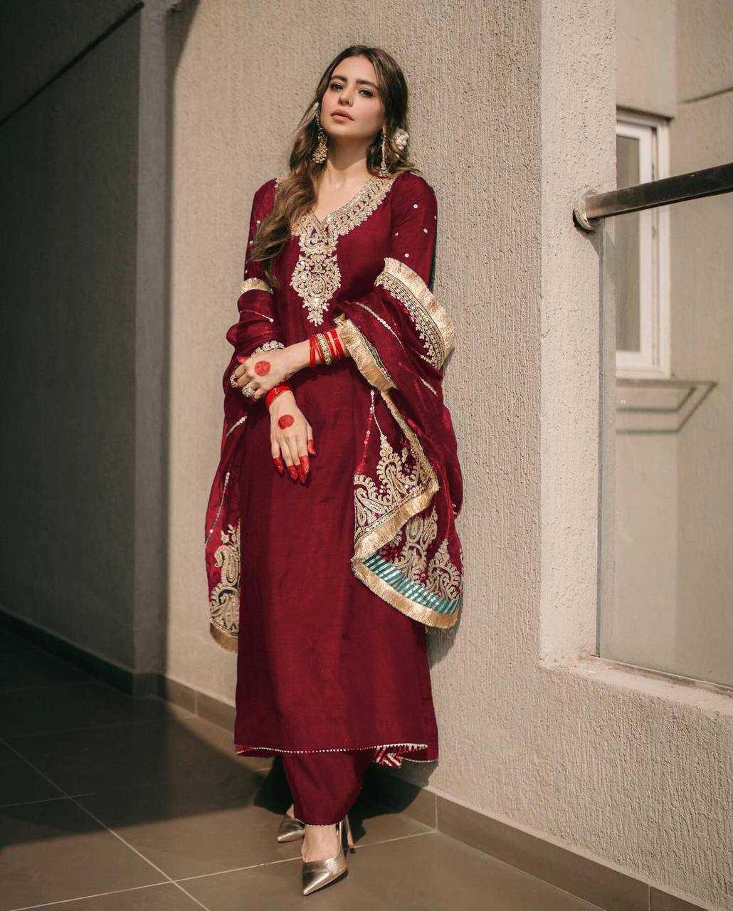 PAKISTANI EMBROIDERY LADIES SILK SUITS