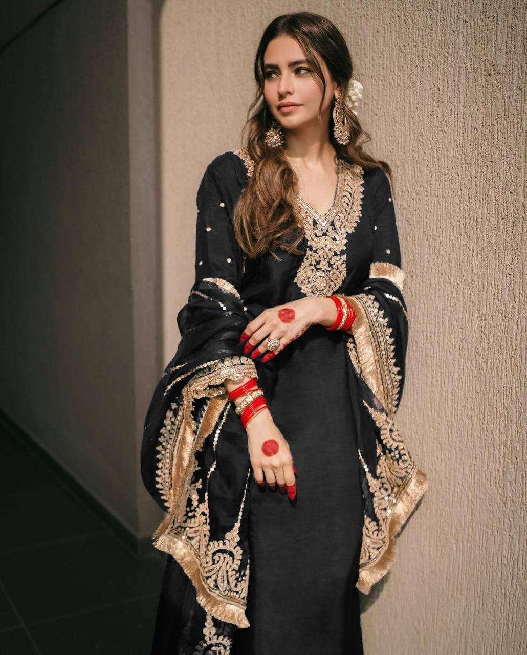 PAKISTANI EMBROIDERY LADIES SILK SUITS