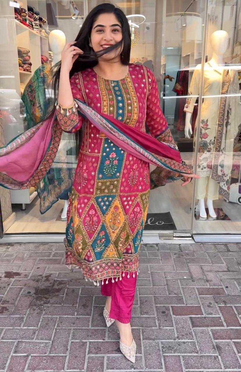 LADIES DRESSES GEORGETTE PRINTED SUITS