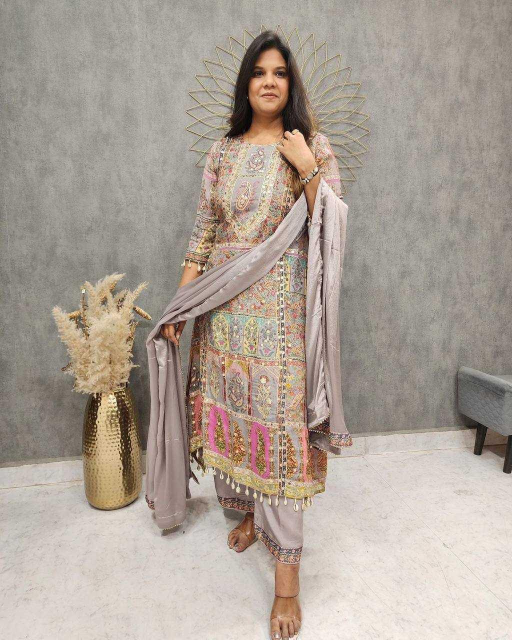 LADIES KASHMIRI PRINTED LADIES SILK SUITS