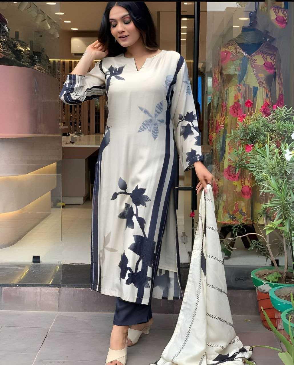 PRINTED LADIES SILK SUITS